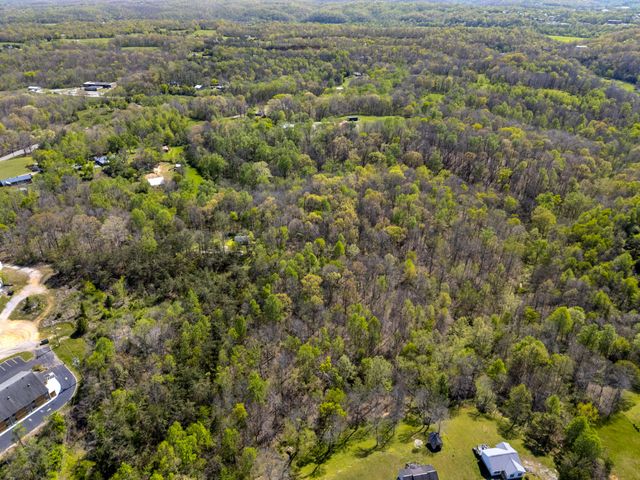 661 Highway 100, Centerville, TN 37033