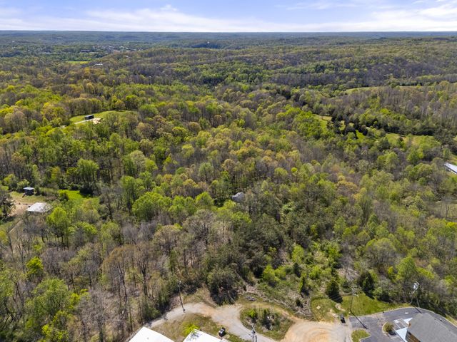 661 Highway 100, Centerville, TN 37033