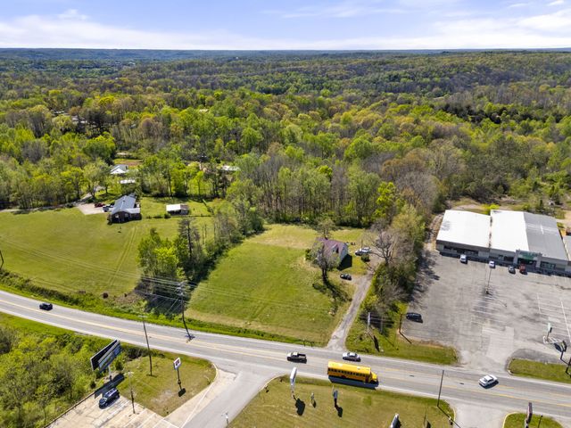 661 Highway 100, Centerville, TN 37033