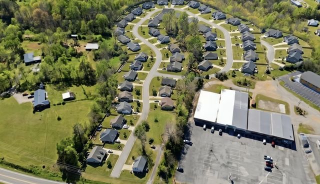 661 Highway 100, Centerville, TN 37033
