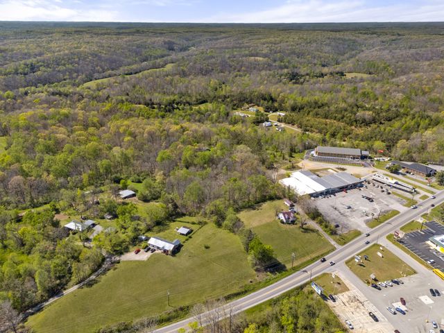 661 Highway 100, Centerville, TN 37033