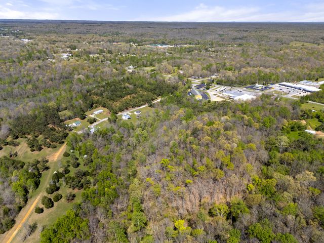 661 Highway 100, Centerville, TN 37033