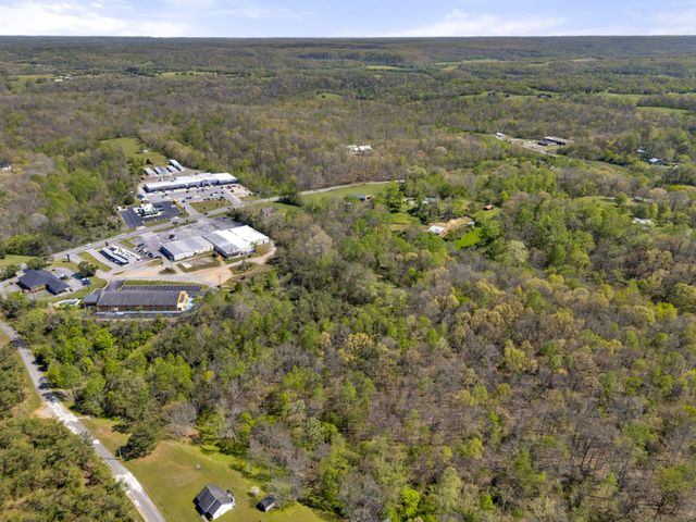 661 Highway 100, Centerville, TN 37033