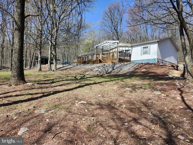 566 WILD APPLE LN, Paw Paw, WV 25434