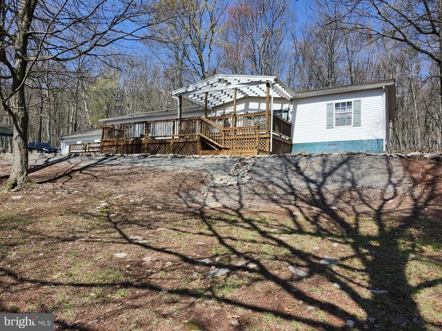 566 WILD APPLE LN, Paw Paw, WV 25434