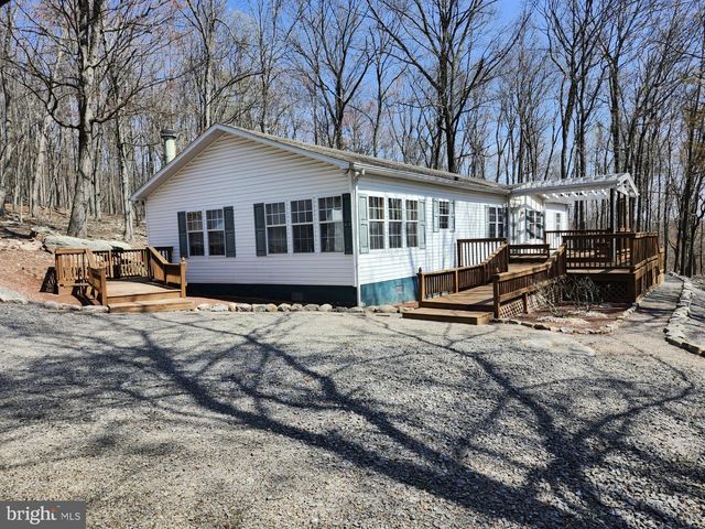 566 WILD APPLE LN, Paw Paw, WV 25434
