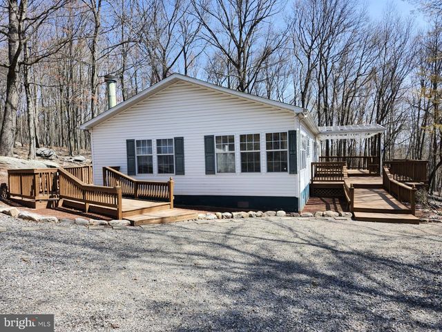 566 WILD APPLE LN, Paw Paw, WV 25434