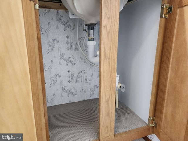 566 WILD APPLE LN, Paw Paw, WV 25434