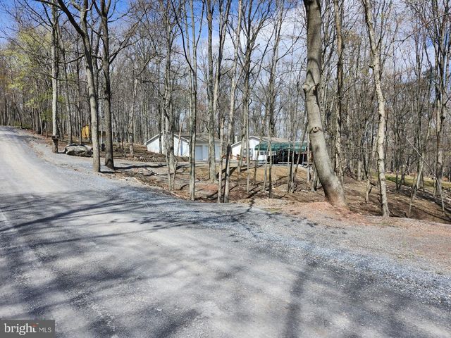 566 WILD APPLE LN, Paw Paw, WV 25434