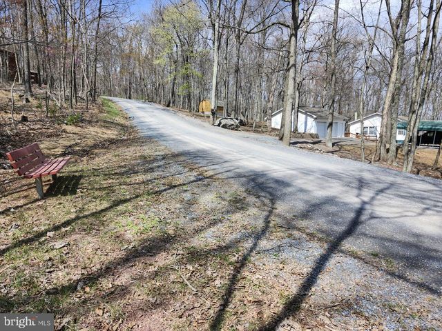 566 WILD APPLE LN, Paw Paw, WV 25434