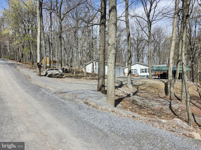 566 WILD APPLE LN, Paw Paw, WV 25434