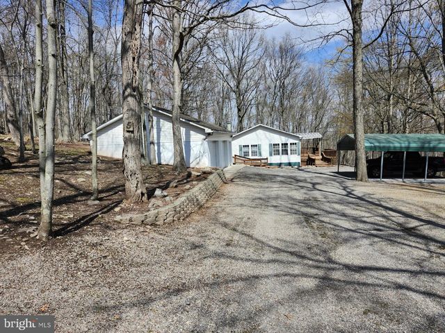 566 WILD APPLE LN, Paw Paw, WV 25434