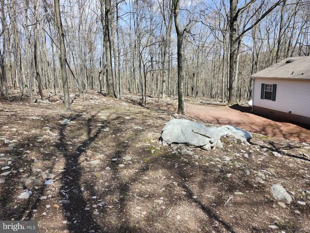 566 WILD APPLE LN, Paw Paw, WV 25434