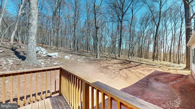 566 WILD APPLE LN, Paw Paw, WV 25434
