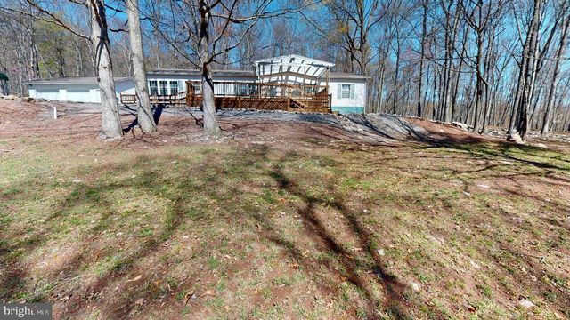 566 WILD APPLE LN, Paw Paw, WV 25434