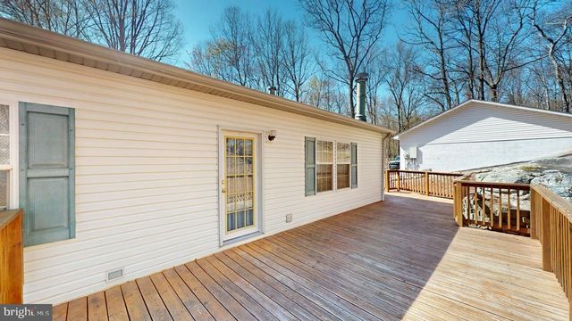 566 WILD APPLE LN, Paw Paw, WV 25434