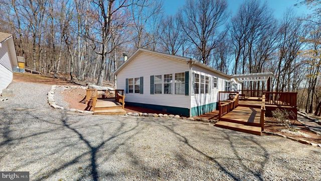 566 WILD APPLE LN, Paw Paw, WV 25434