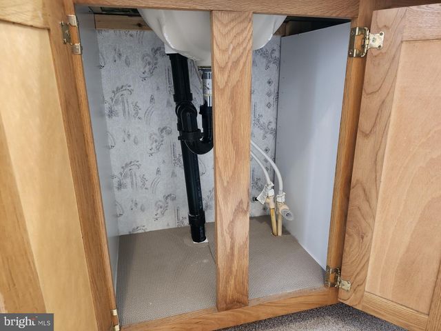 566 WILD APPLE LN, Paw Paw, WV 25434