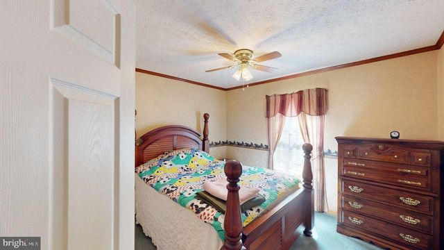 566 WILD APPLE LN, Paw Paw, WV 25434