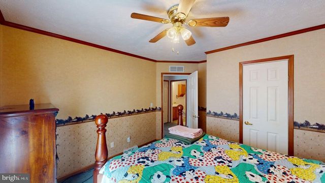 566 WILD APPLE LN, Paw Paw, WV 25434