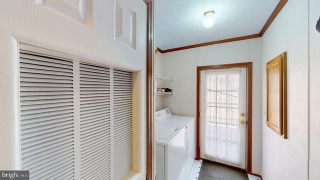 566 WILD APPLE LN, Paw Paw, WV 25434