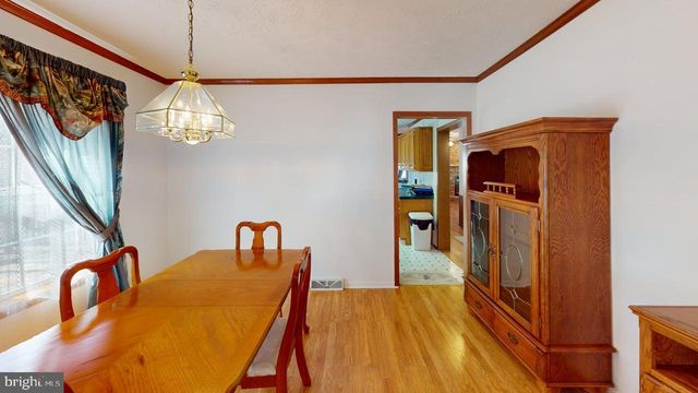 566 WILD APPLE LN, Paw Paw, WV 25434