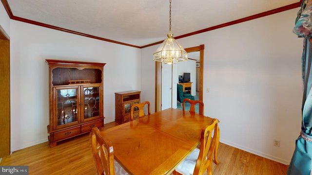 566 WILD APPLE LN, Paw Paw, WV 25434