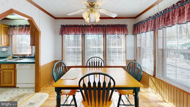 566 WILD APPLE LN, Paw Paw, WV 25434