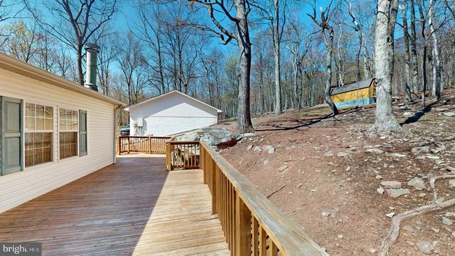 566 WILD APPLE LN, Paw Paw, WV 25434