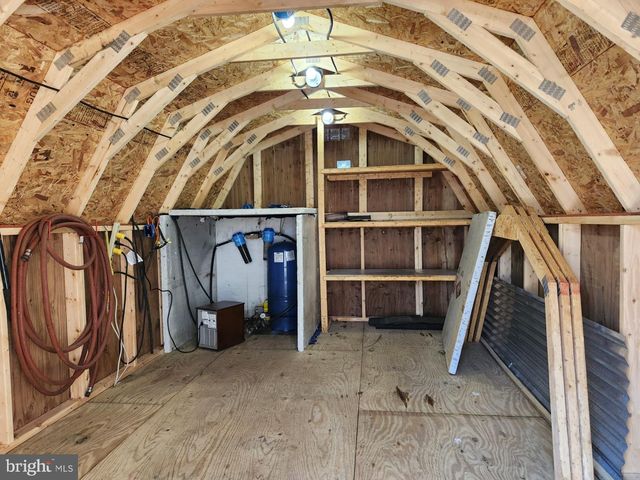 566 WILD APPLE LN, Paw Paw, WV 25434