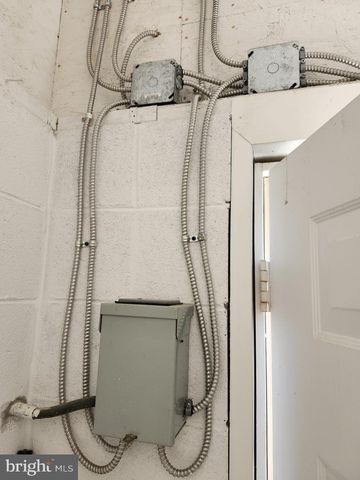 566 WILD APPLE LN, Paw Paw, WV 25434