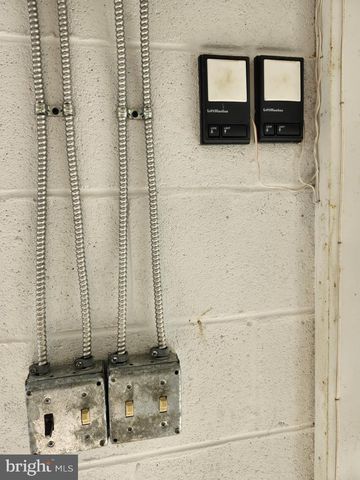 566 WILD APPLE LN, Paw Paw, WV 25434