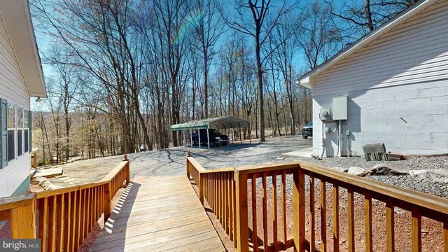 566 WILD APPLE LN, Paw Paw, WV 25434