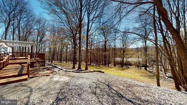 566 WILD APPLE LN, Paw Paw, WV 25434