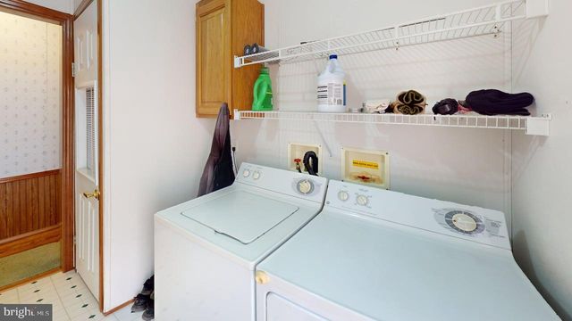 566 WILD APPLE LN, Paw Paw, WV 25434