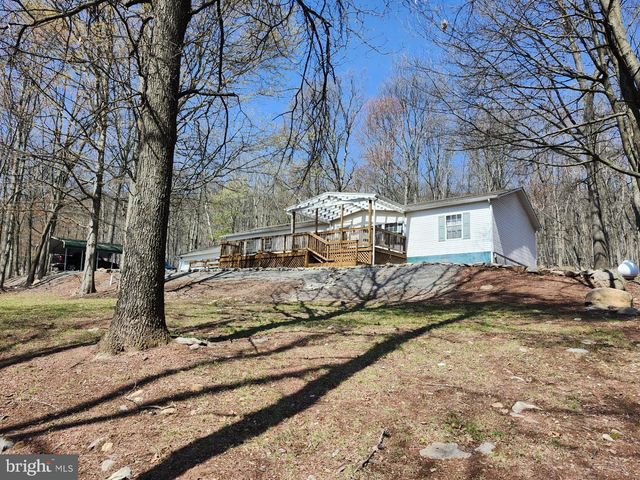 566 WILD APPLE LN, Paw Paw, WV 25434