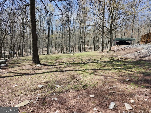 566 WILD APPLE LN, Paw Paw, WV 25434