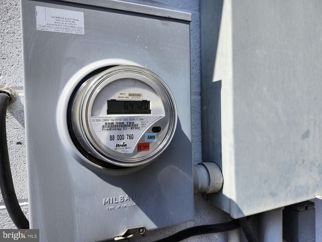 566 WILD APPLE LN, Paw Paw, WV 25434