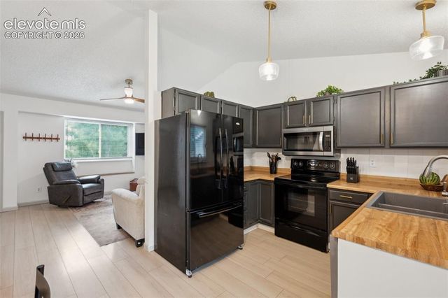 3335 Galleria Terrace, Colorado Springs, CO 80916