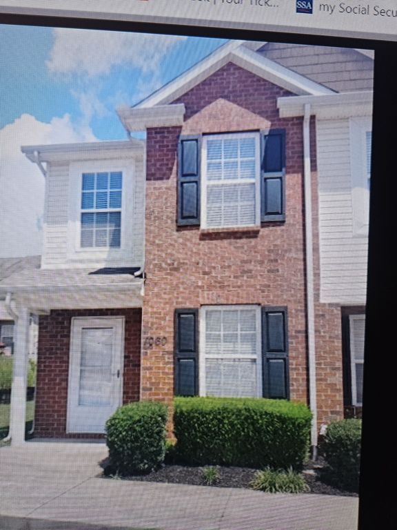 1060 Arlene Dr, La Vergne, TN 37086