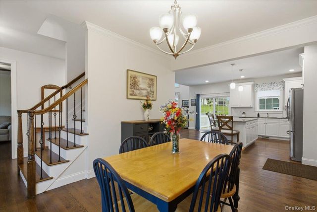 16 Kensington Lane, Poughkeepsie, NY 12603