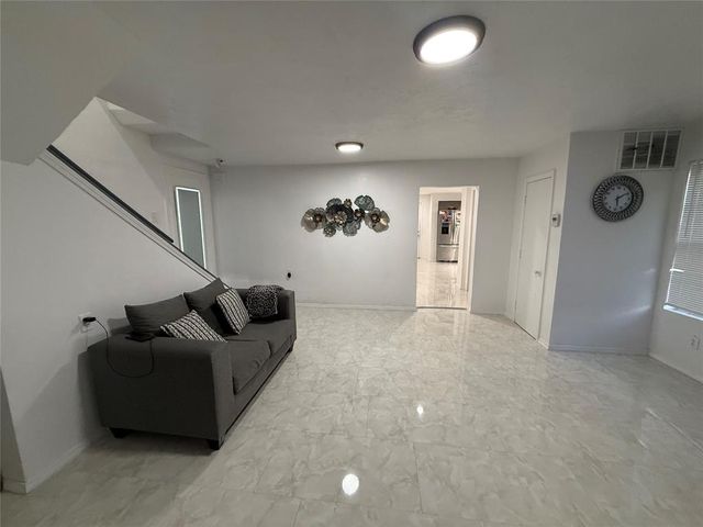 1136 N Independence Avenue, Oklahoma City, OK 73107