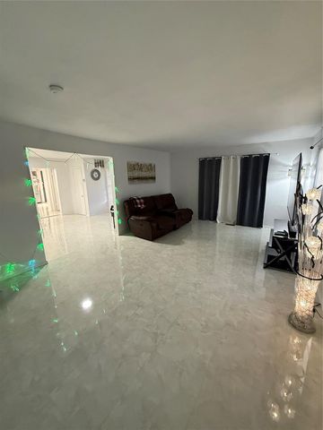 1136 N Independence Avenue, Oklahoma City, OK 73107