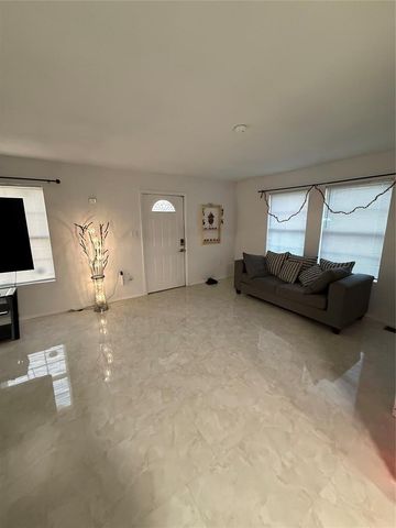 1136 N Independence Avenue, Oklahoma City, OK 73107