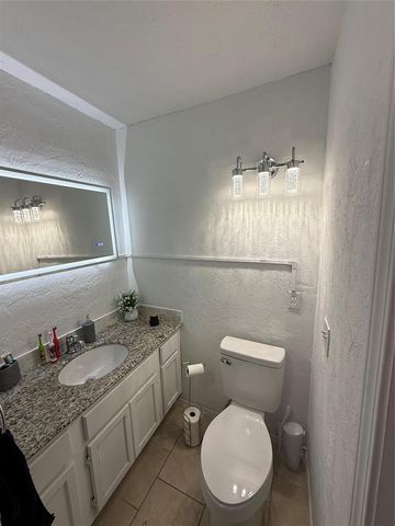 1136 N Independence Avenue, Oklahoma City, OK 73107