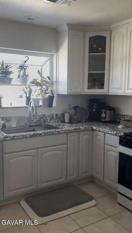 9901 Karen Avenue, California City, CA 93505