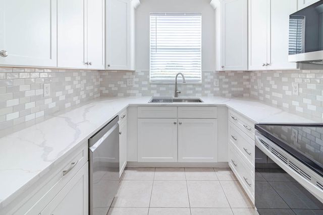 356 SE Bloxham Way, Stuart, FL 34997