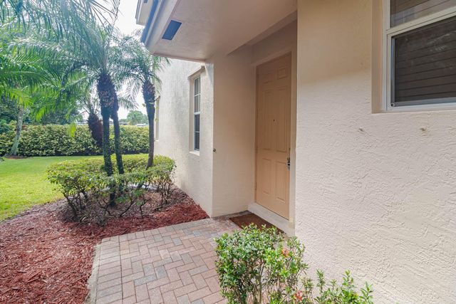 356 SE Bloxham Way, Stuart, FL 34997