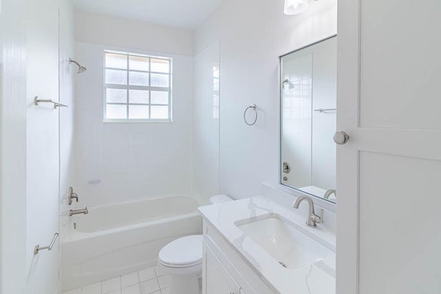 356 SE Bloxham Way, Stuart, FL 34997