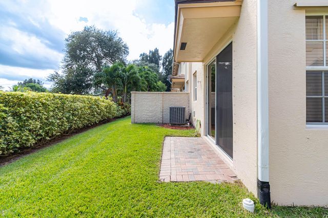 356 SE Bloxham Way, Stuart, FL 34997